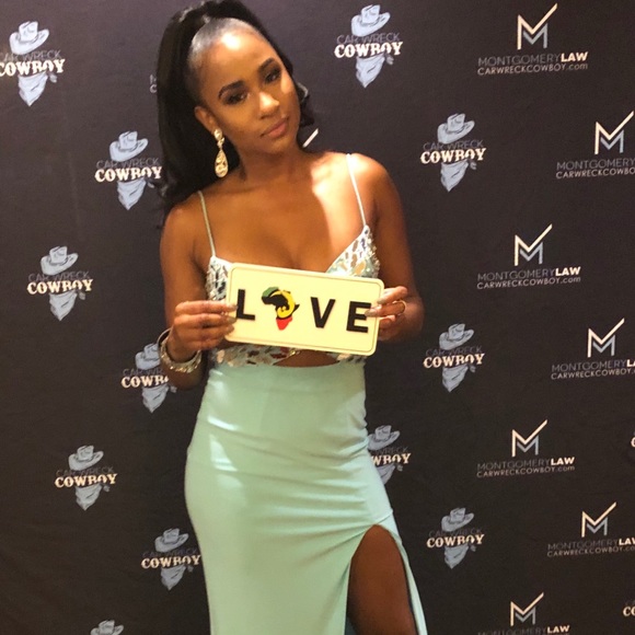 Prom/Homecoming Dress - Picture 3 of 4